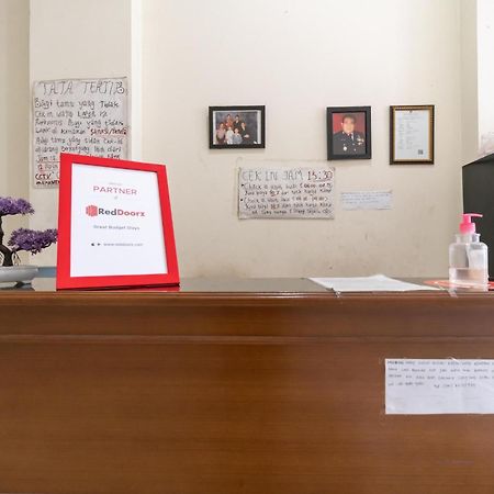 Reddoorz Near Universitas Esa Unggul Bekasi Harapan Indah Ngoại thất bức ảnh