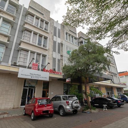 Reddoorz Near Universitas Esa Unggul Bekasi Harapan Indah Hotel Ngoại thất bức ảnh